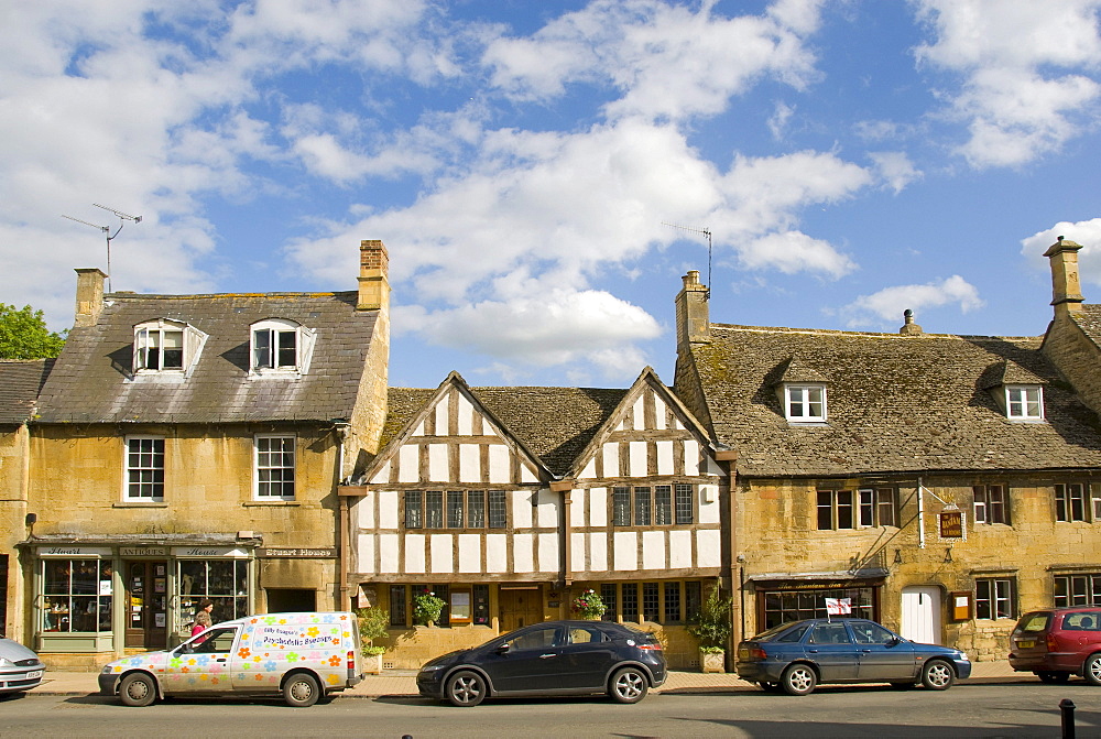 Historic village, half-timbered houses, High Street, Chipping Campden, Cotswolds, Cotswold, Gloucestershire, England, United Kingdom, Europe