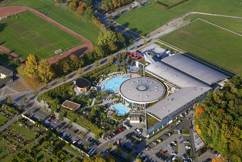 Aerial view, Rietzgartenviertel district, Maximare Spa, Sauna and Wellness Resort, sauna, sunbathing area, outdoor pool, Hamm, Ruhr Area, North Rhine-Westphalia, Germany, Europe