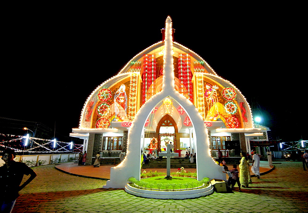 Catholic Church festival, procession, images, Cochin, Kochi, Kerala, India, Asia