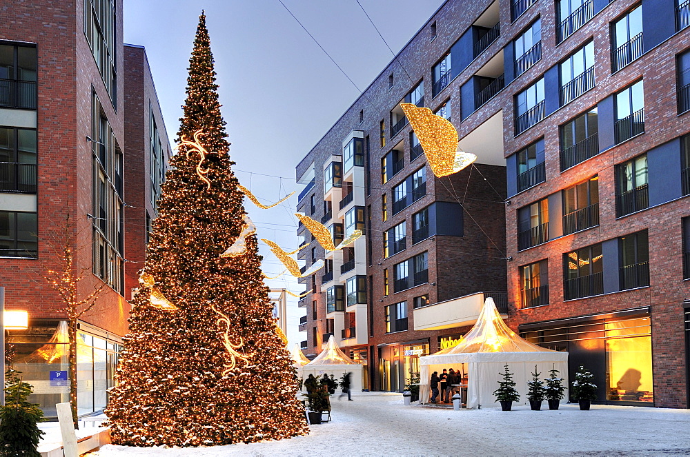 Christmas market on the Ueberseequartier, Hafencity district, Hamburg, Germany, Europe