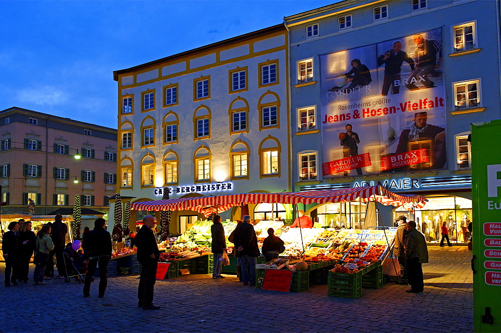 Max-Josefs-Platz square, Rosenheim, Upper Bavaria, Bavaria, Germany, Europe