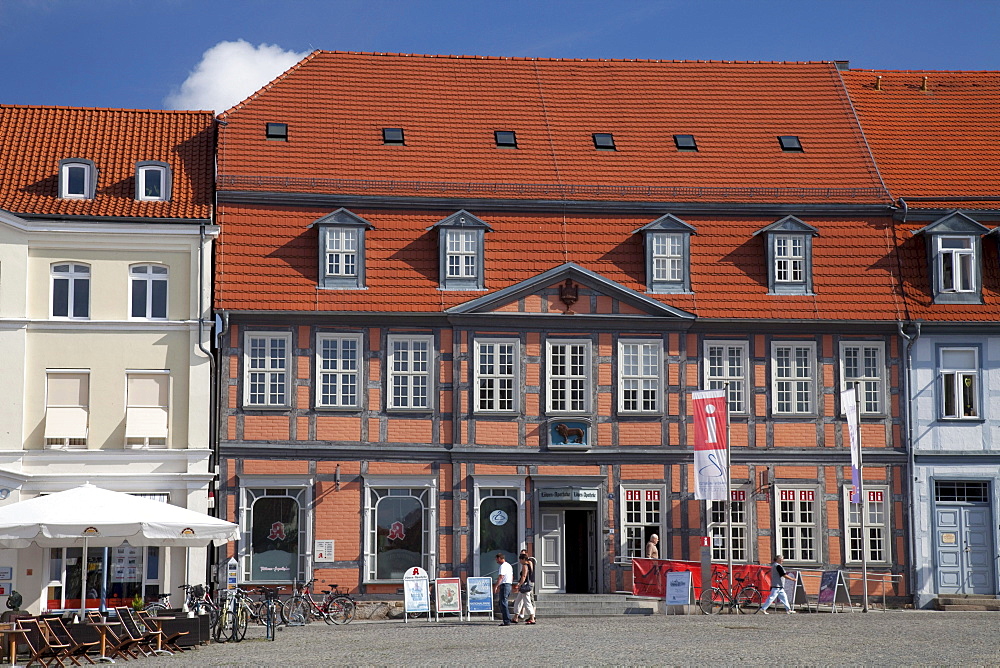 Haus des Gastes, tourist information, New Market, climatic health-resort of Waren on Lake Mueritz, Mecklenburg Lake District, Mecklenburg-Western Pomerania, Germany, Europe