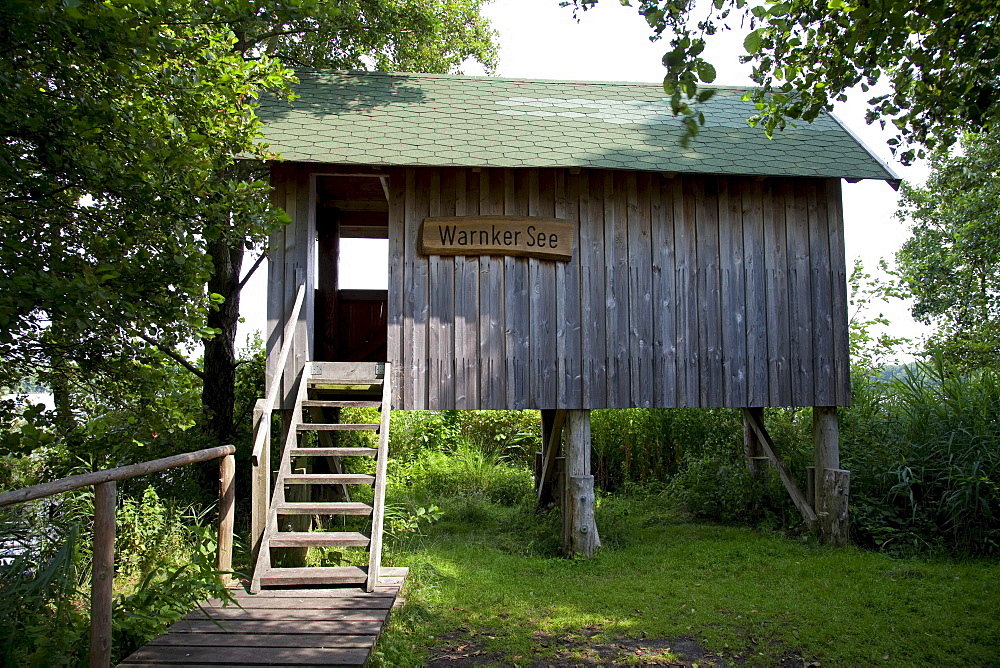 Lookout hut on Warnker Lake, Mueritz National Park, Mecklenburg-Western Pomerania, Germany, Europe