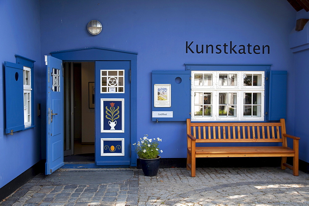 Kunstkaten art gallery, Baltic Sea resort town of Ahrenshoop, Fischland, Mecklenburg-Western Pomerania, Germany, Europe