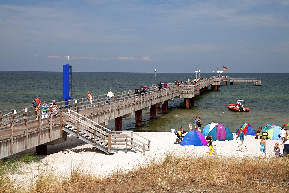 Pier in the Prerow Baltic resort, Fischland-Darss-Zingst peninsula, Mecklenburg-Western Pomerania, Germany, Europe