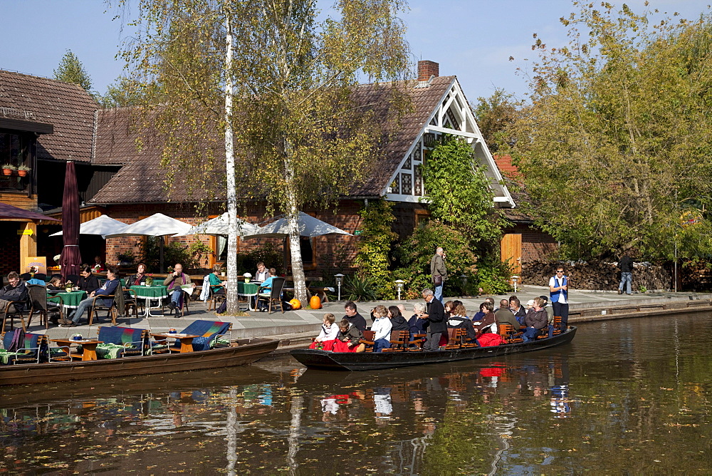 Restaurant "Zum Froehlichen Hecht", boat ferry terminal, Lehde, Spreewald, Brandenburg, Germany, Europe