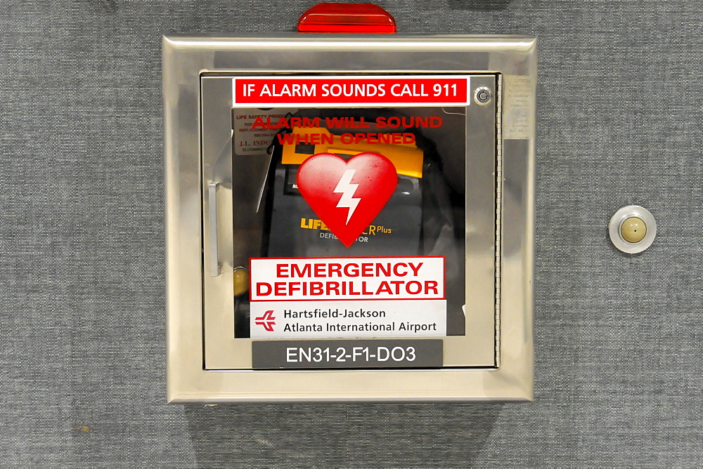 Defibrillator, Hartsfield-Jackson Atlanta International Airport, Atlanta Airport, Atlanta, USA, North America