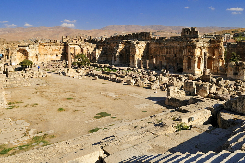 Antique ruins at the archeological site of Baalbek, Unesco World Heritage Site, Bekaa Valley, Lebanon, Middle East, West Asia