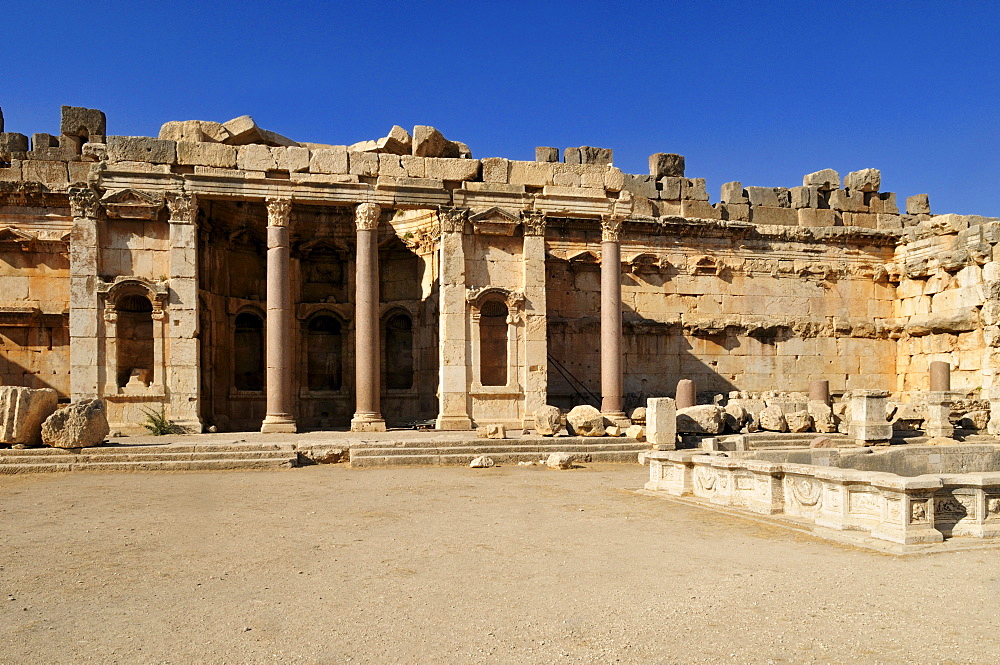 Antique ruins at the archeological site of Baalbek, Unesco World Heritage Site, Bekaa Valley, Lebanon, Middle East, West Asia