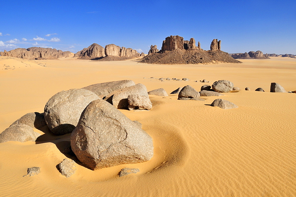 Tassili n' Ajjer National Park, Tikobaouine Region near Erg Admer, Wilaya Illizi, Algeria, Sahara, North Africa, Africa