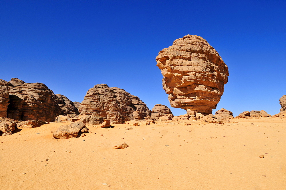 Sandstone rock formation at Tikobaouine, Tassili n'Ajjer National Park, Unesco World Heritage Site, Wilaya Illizi, Algeria, Sahara, North Africa, Africa