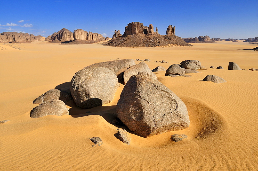 Tassili n'Ajjer National Park, Unesco World Heritage Site, Tikobaouine Region near Erg Admer, Wilaya Illizi, Algeria, Sahara, North Africa