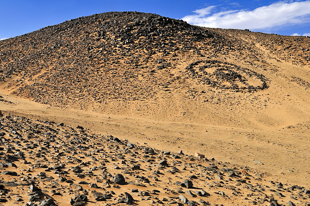 Pre-Islamic, historic grave in Tassili n'Ajjer National Park, Unesco World Heritage Site, Wilaya Illizi, Algeria, Sahara, North Africa