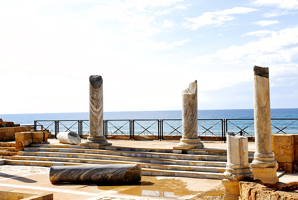 Roman bath house, ancient Roman city of Caesarea, Israel, Middle East, Southwest Asia