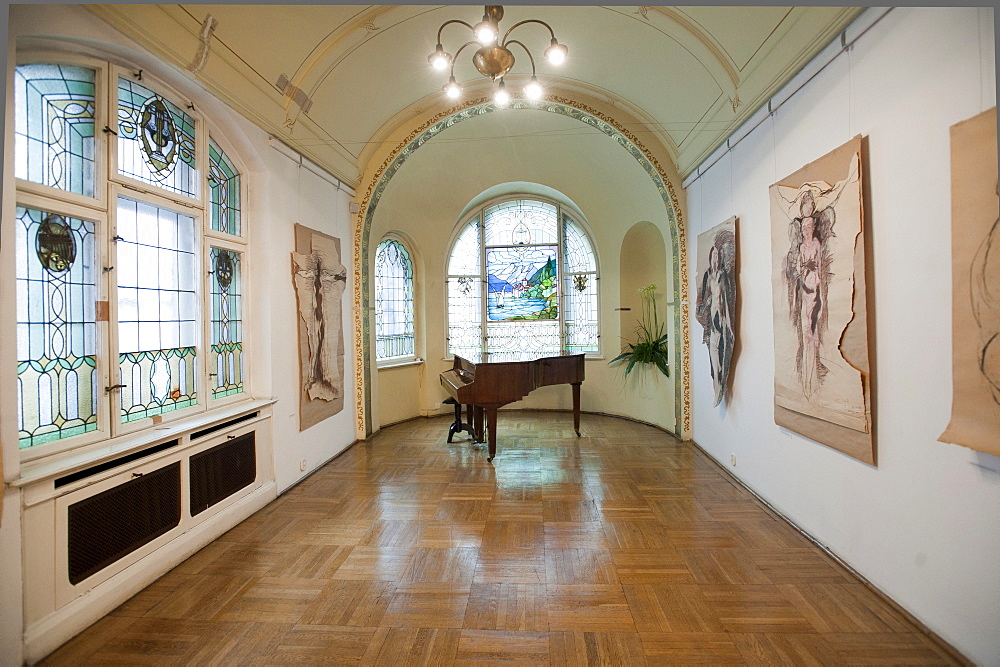 Villa Kindermann, interior with grand piano, Lodz, Poland, Europe