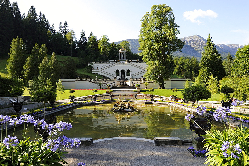 Schlosspark Linderhof palace gardens, castle of Bavarian King Ludwig II, Graswangtal valley, Oberammergau, Ammergau Alps, Upper Bavaria, Bavaria, Germany, Europe