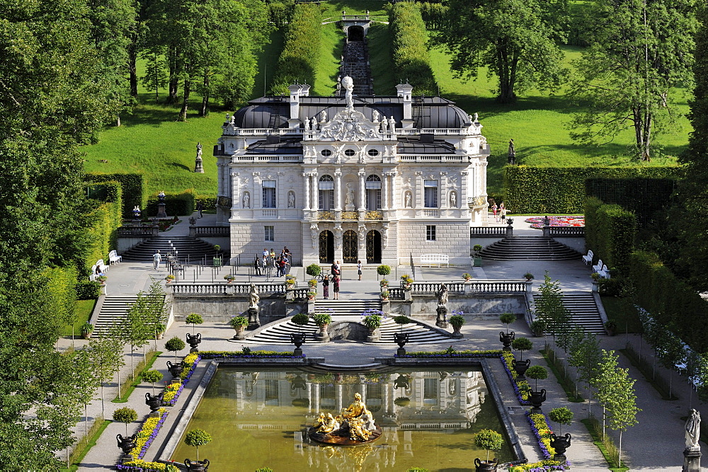 Linderhof Palace, castle of Bavarian King Ludwig II, Graswangtal valley, Oberammergau, Ammergau Alps, Upper Bavaria, Bavaria, Germany, Europe