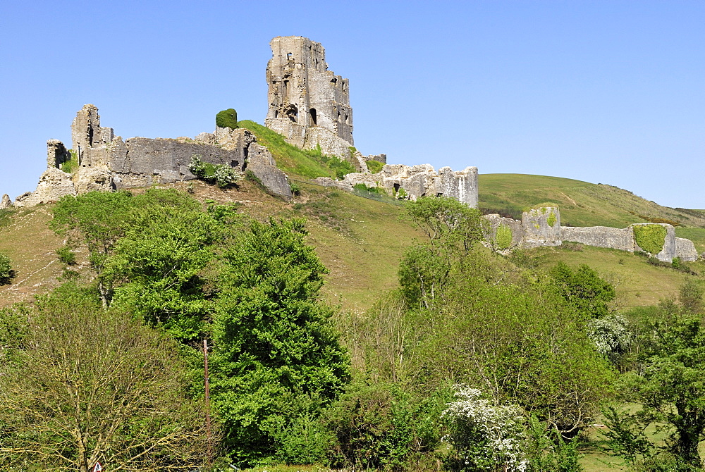 Corfe Castle, Corfe Castle Village, Dorset, southern England, England