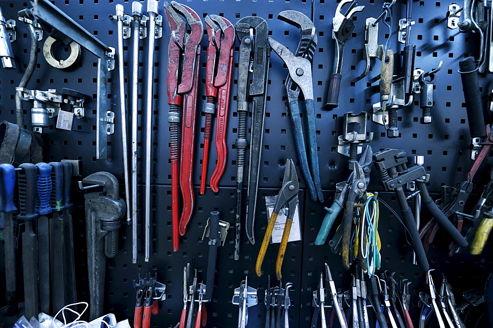 Various tools, garage