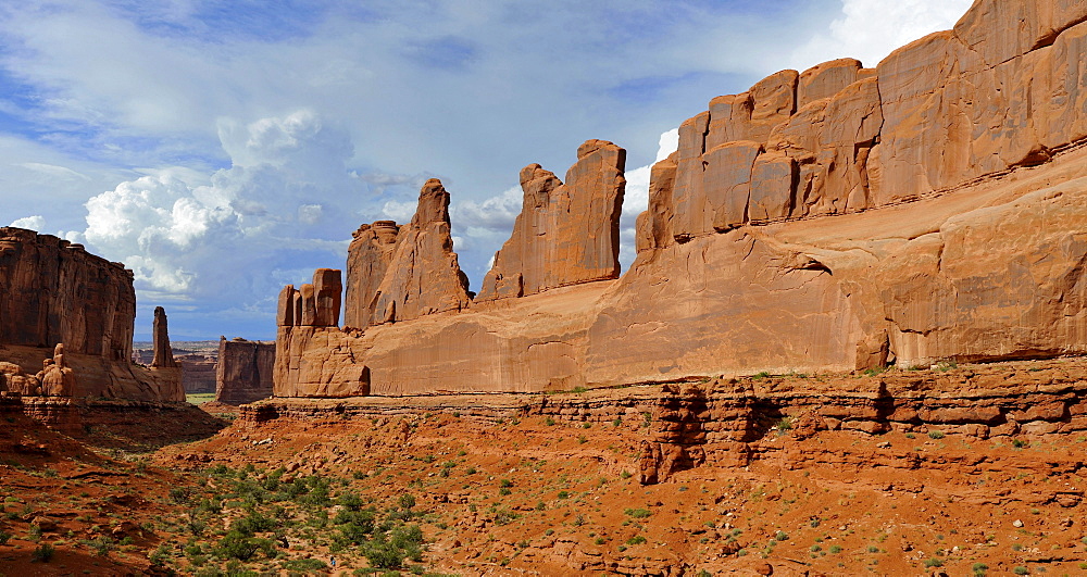 Tower of Babel rock formation, Park Avenue Trail, Arches National Park, Moab, Utah, Southwestern United States, United States of America, USA