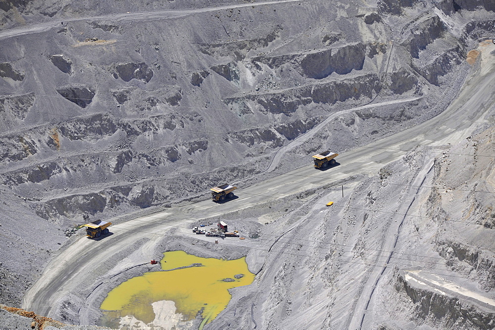 Special trucks, Bingham Canyon Mine or Kennecott Copper Mine, largest man-made open pit on earth, Oquirrh Mountains, Salt Lake City, Utah, USA, America