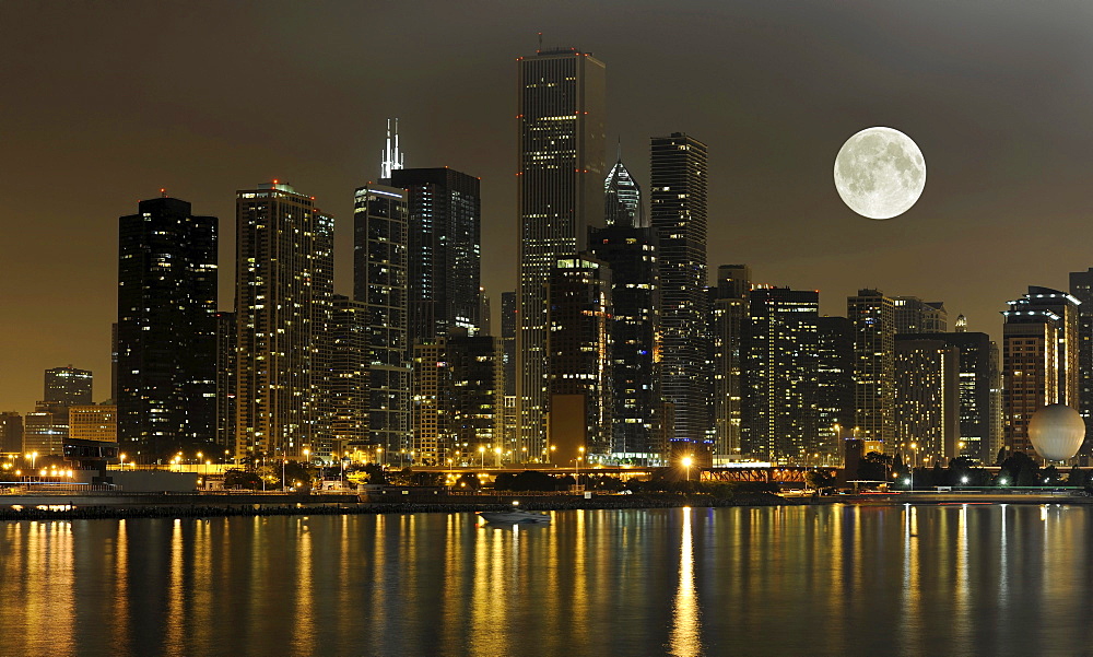 Night shot, Aon Center, Two Prudential Plaza, Willis Tower, the former Sears Tower, skyline, Lake Michigan, full moon, Chicago, Illinois, United States of America, USA, North America