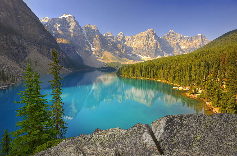 Moraine Lake, Wenkchemna Range Mountains, Valley of the Ten Peaks, Banff National Park, Canadian Rocky Mountains, Alberta, Canada