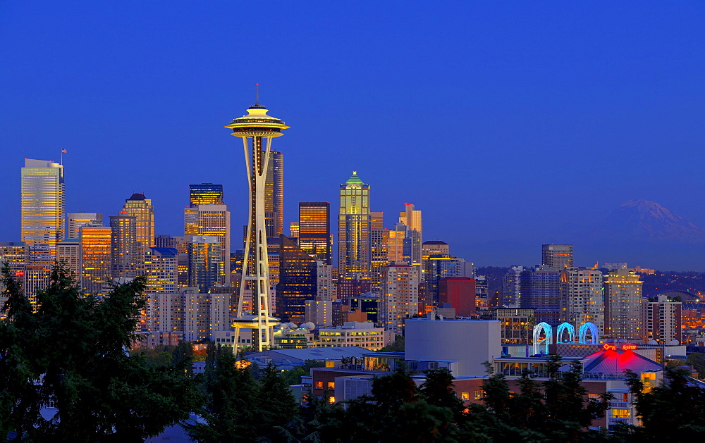 Night scene, skyline of the Financial District in Seattle, Space Needle, Columbia Center, formerly known as Bank of America Tower, Washington Mutual Tower, Two Union Square Tower, Municipal Tower, formerly Key Tower, US Bank Center, Washington, United Sta