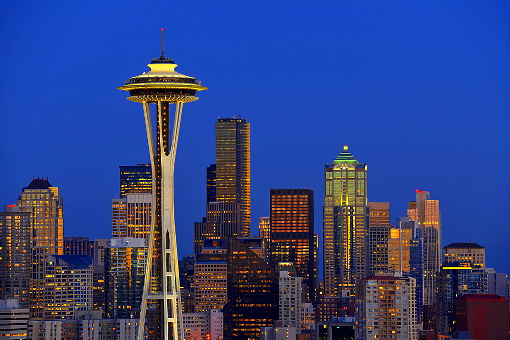 Night scene, skyline of the Financial District in Seattle, Space Needle, Columbia Center, formerly known as Bank of America Tower, Washington Mutual Tower, Municipal Tower, formerly Key Tower, U.S. Bank Center, Washington, United States of America, USA