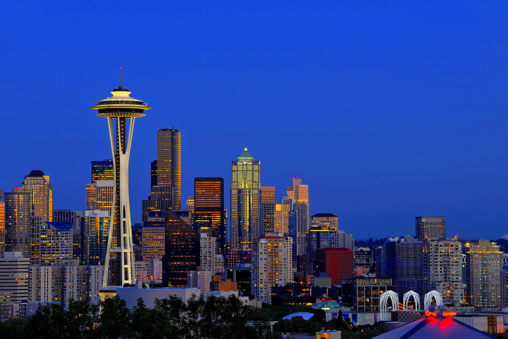 Night scene, skyline of the Financial District in Seattle, Space Needle, Columbia Center, formerly known as Bank of America Tower, Washington Mutual Tower, Municipal Tower, formerly Key Tower, U.S. Bank Center, Washington, United States of America, USA