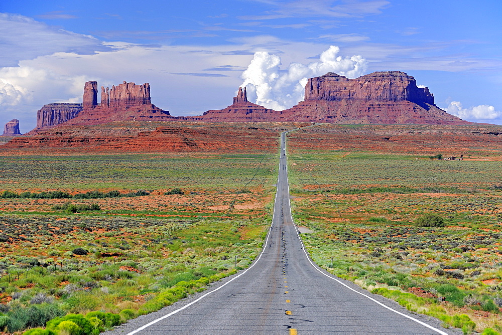 View of the Monument Valley from highway 163, Northern Utah, USA