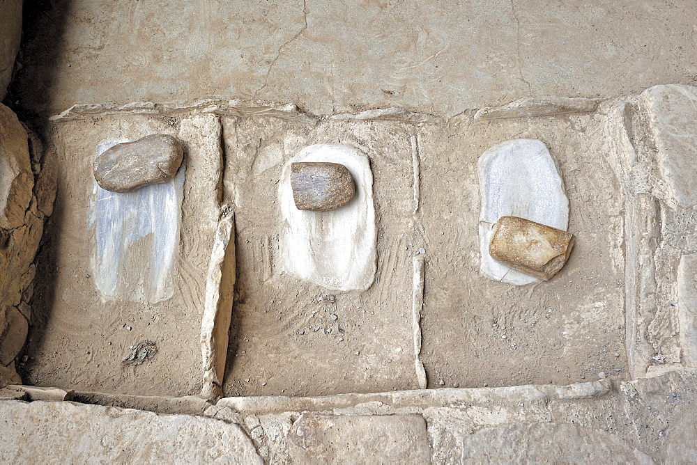 Stones to grind grain in Spruce Tree House, a cliff dwelling of the Native American Indians, about 800 years old, Mesa Verde National Park, UNESCO World Heritage Site, Colorado, USA, North America