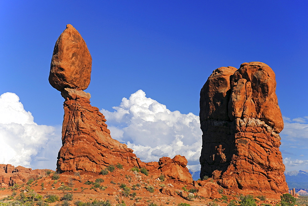 Balanced Rock rock formation in the morning, Arches National Park, Utah, United States, America