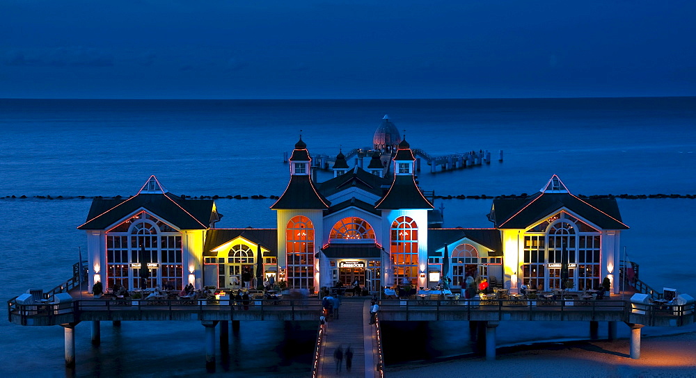 Sellin Pier with a diving bell, Sellin, Island of Ruegen, Mecklenburg-Western Pomerania, Germany, Europe