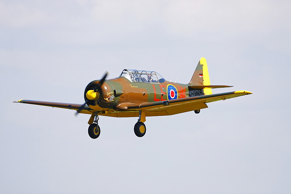 Vintage aircraft, North American T 6 Harvard, Breitscheid Airshow 2010, Hesse, Germany, Europe