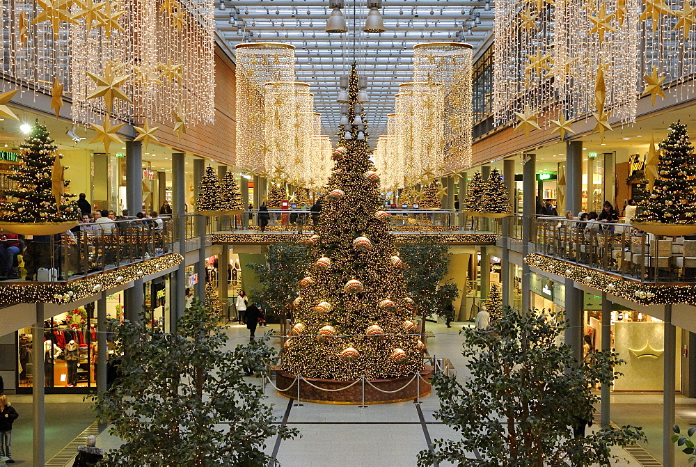 Potsdamer Platz Arkaden shopping mall at Christmas time, Potsdamer Platz, Tiergarten district, Berlin, Germany, Europe