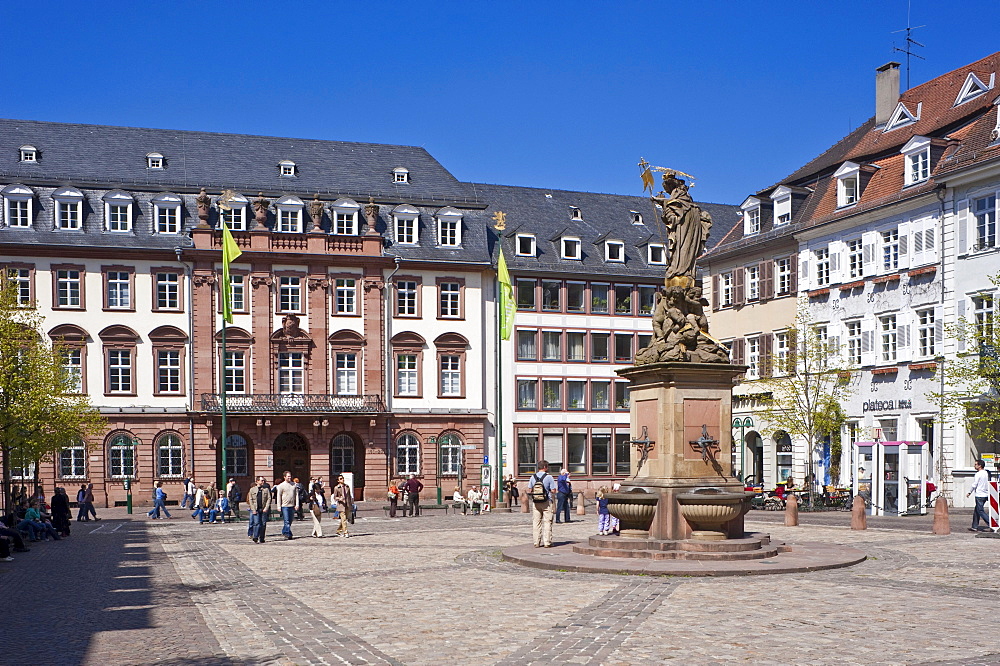 Kornmarkt square with the Madonna Fountain and Town Hall, Heidelberg, Neckar, Palatinate, Baden-Wuerttemberg, Germany, Europe