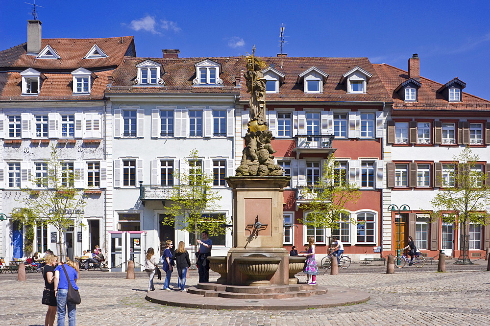 Kornmarkt square with the Madonna Fountain, Heidelberg, Neckar, Palatinate, Baden-Wuerttemberg, Germany, Europe