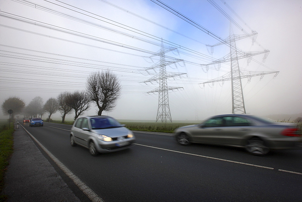 Road between Essen and Bochum in dense fog, autumn, visibility below 100 metres, Essen, North Rhine-Westphalia, Germany, Europe