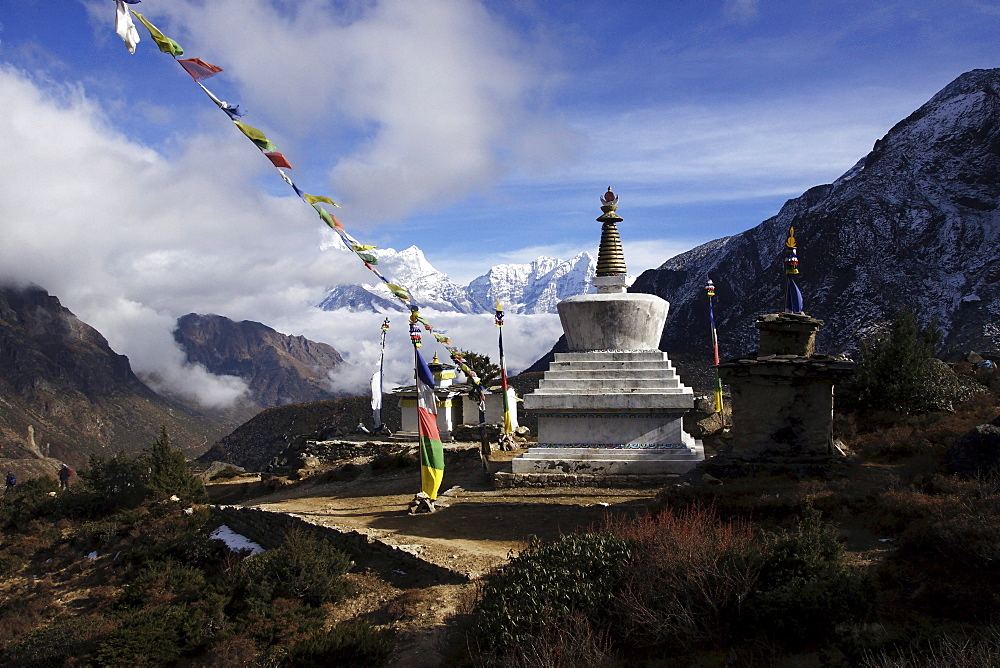 Stupa at the monastery of Thame, in the back Mt. Kusum Kanguru, Khumbu, Sagarmatha National Park, Nepal, Asia