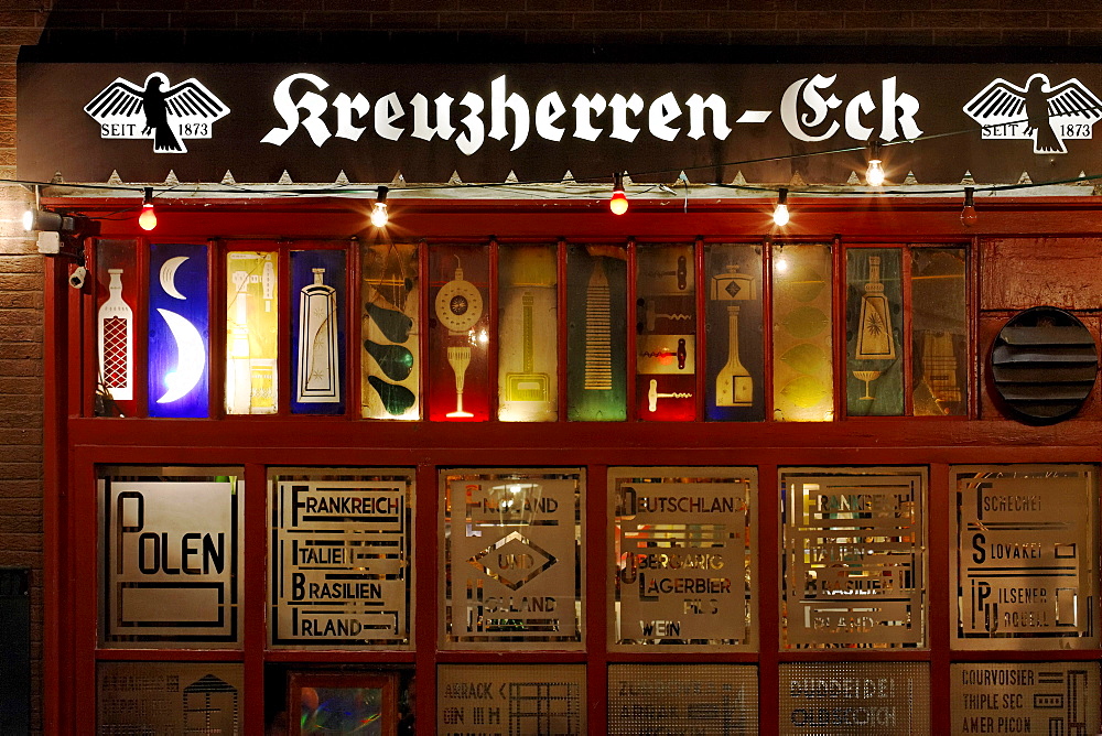 Kreuzherren-Eck pub, fully licenced, art bar of the 50s, stained-glass windows by Guenter Grote, Ratinger Strasse street, historic district, Duesseldorf, North Rhine-Westphalia, Germany, Europe