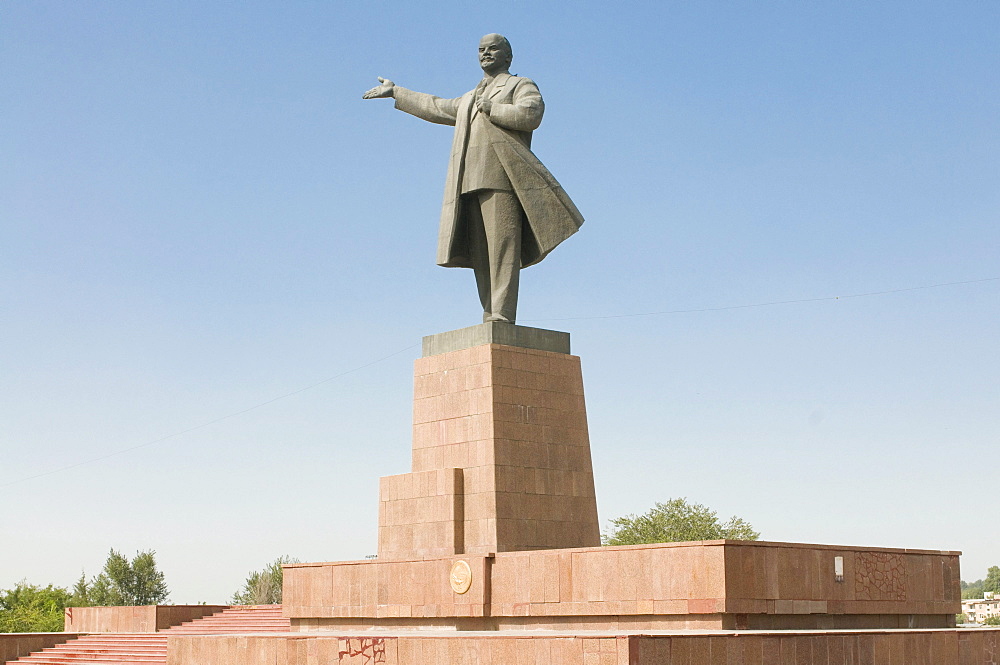 Statue of Lenin, Osh, Kyrgyzstan, Central Asia