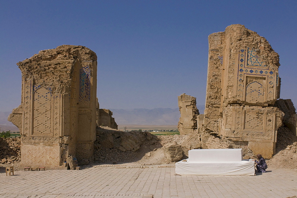 Ruin of the Seyit Jemalettdin Mosque, located between Ashgabat and Mary, Turkmenistan, Central Asia