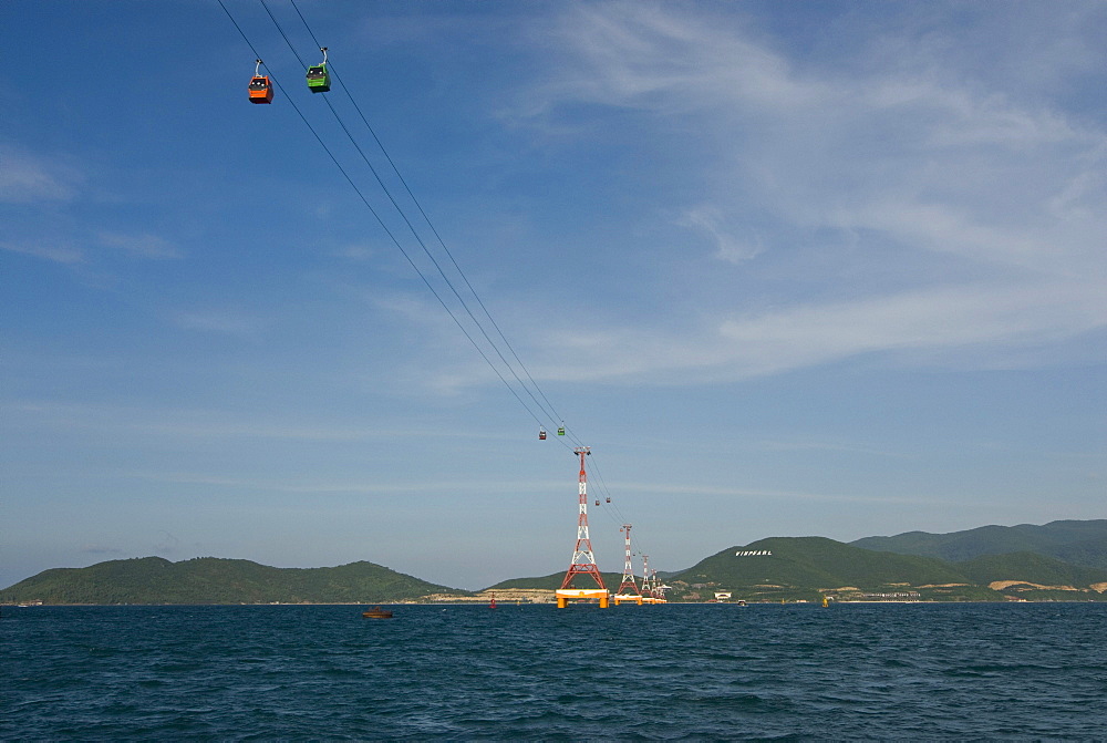 Gondola linking mainland China with the island of Hon Tre, Nha Trang, Vietnam, Asia