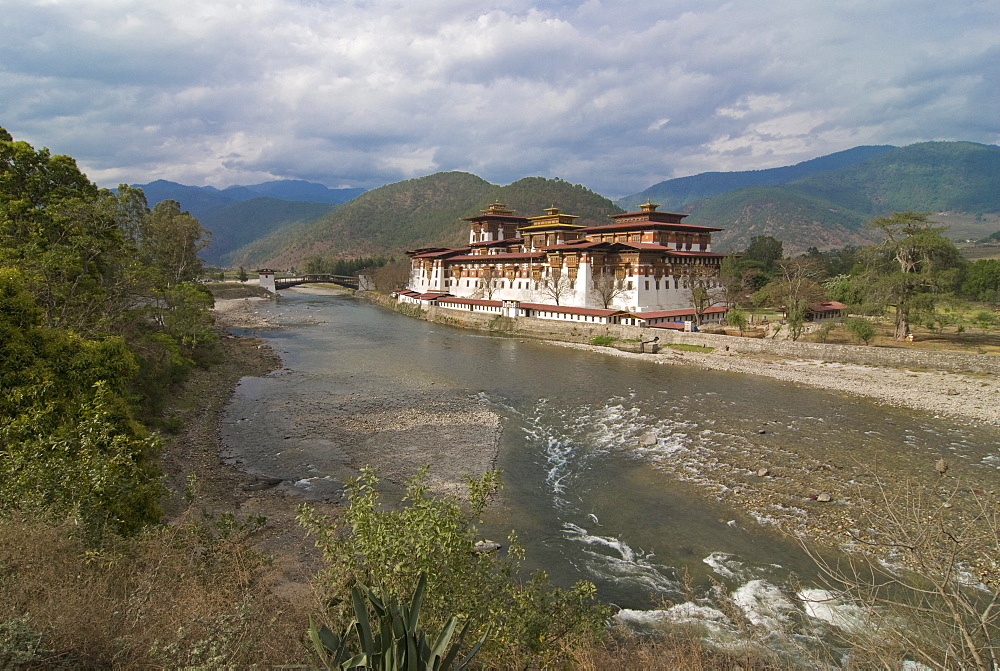 Dzong, Buddhist monastery fortress of Punakha, Bhutan, Asia