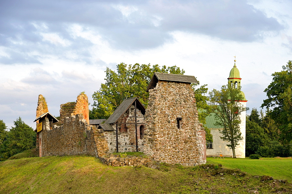 Castle ruins, Castle of the Order of the Teutonic Knights, Karksi, Estonia, Baltic States, Northern Europe