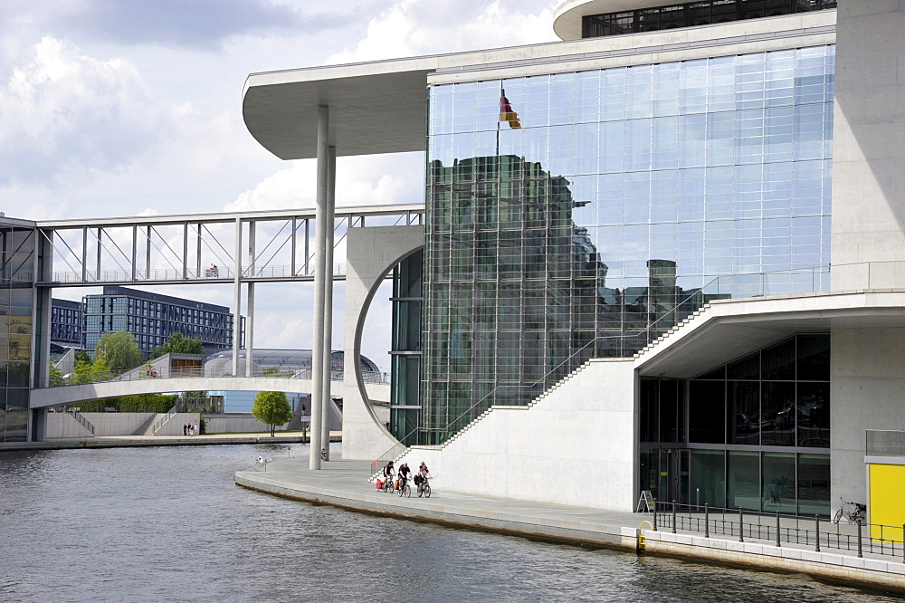 Marie-Elisabeth-Lueders-Haus building, river Spree at Schiffbauerdamm, Regierungsviertel government district, Berlin, Germany, Europe