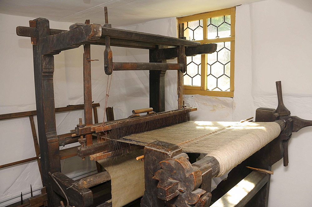 Weaving loom, Hessenpark outdoor museum near Neu-Anspach, Hochtaunuskreis district, Hesse, Germany, Europe