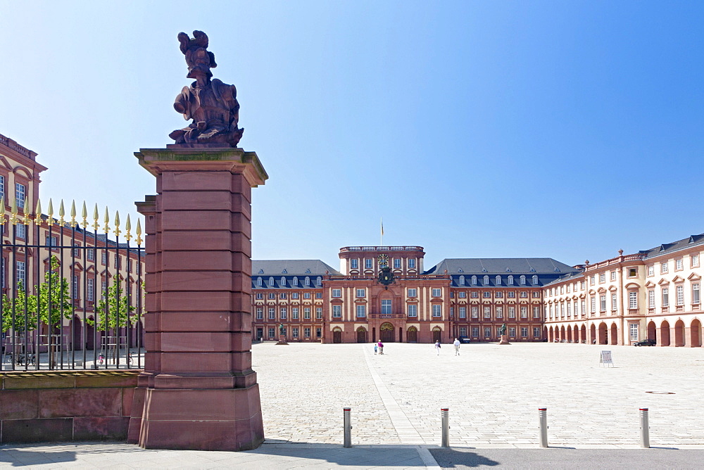 Schloss Mannheim royal palace, Mannheim, Baden-Wuerttemberg, Germany, Europe