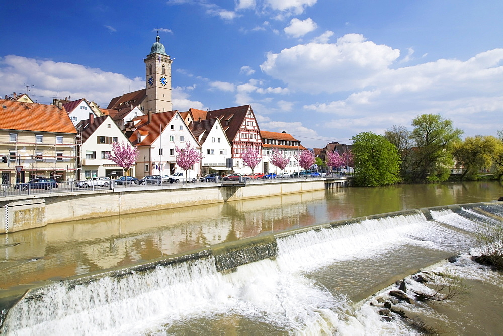 Nuertingen am Neckar, Neckar river, with Stadtkirche Saint Laurentius, town church of St Lawrence, Baden-Wuerttemberg, Germany, Europe